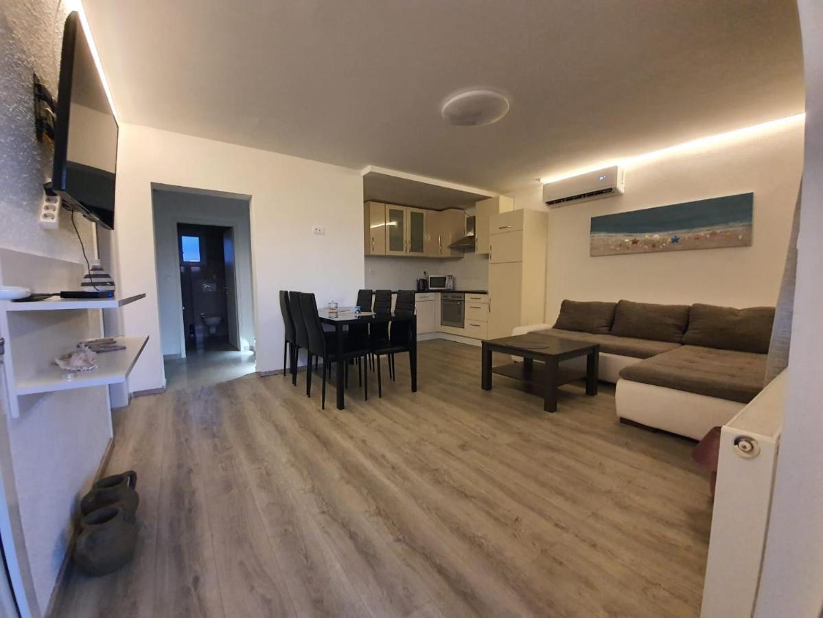 Apartman Bitunjac Gornji Karin Esterno foto
